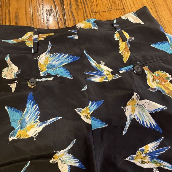 NWT Womans ZARA Tropical Print Shorts Baggy Parrot Size L - Picture 16 of 16
